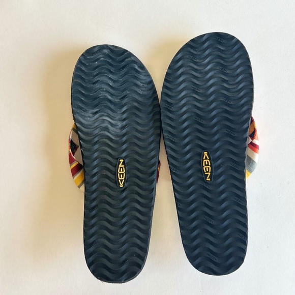 New Keen Yellow Orange White Canvas Black Rubber Outsole Flip Flops size 9 - Picture 8 of 14